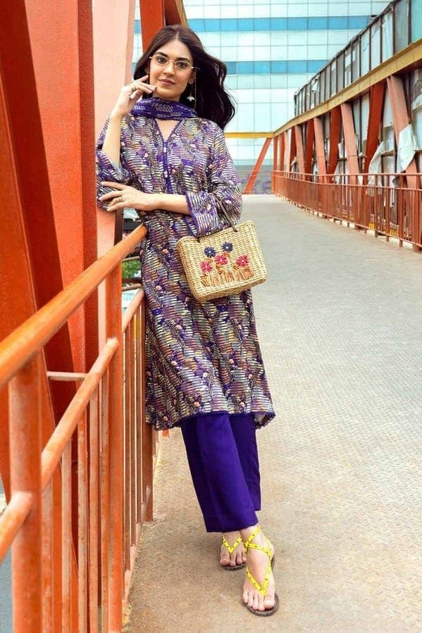 Gul Ahmed 3PC Digital Printed Dobby Linen Unstitched Suit LT-32009 B.1 Gul Ahmed 3PC Digital Printed Dobby Linen Unstitched Suit LT-32009 B