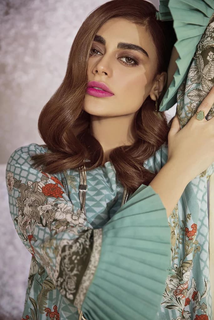 AlKaram 1Pc Cambric Embroidered Shirt MS 37 Green AlKaram 1Pc Cambric Embroidered Shirt MS 37 Green